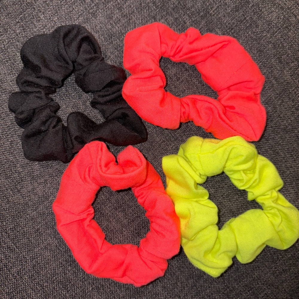Vibrant Scrunchie 4pc Set